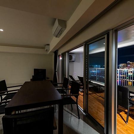 Condo Royal Ryu Kyu Čatan Exteriér fotografie