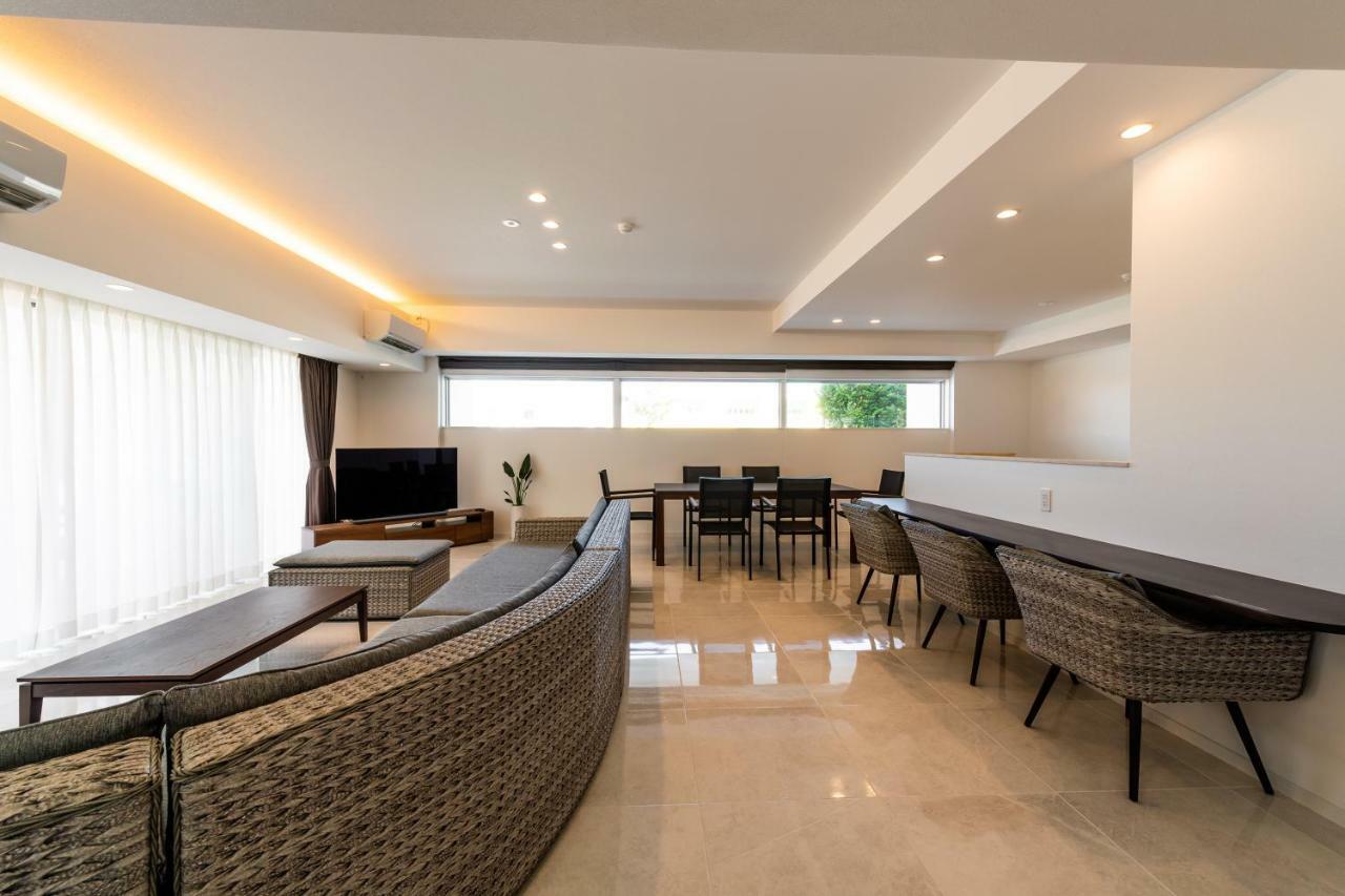 Condo Royal Ryu Kyu Čatan Exteriér fotografie