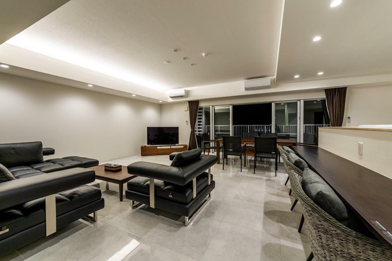 Condo Royal Ryu Kyu Čatan Exteriér fotografie